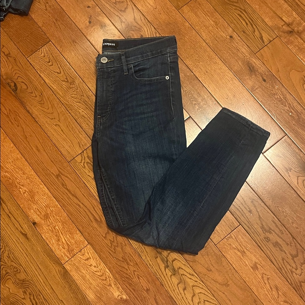 Express barely boot mid rise stretch Women’s Jeans Size 8R